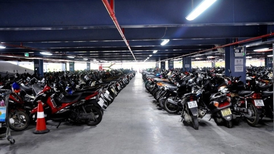 Bãi giữ xe máy 24/24 hiện đại ở Quận 10