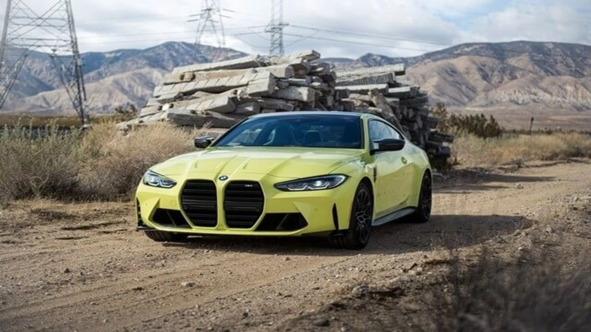 BMW M4 là mẫu coupe thể thao mang đến sự kết hợp hoàn hảo giữa tính thẩm mỹ và thể thao