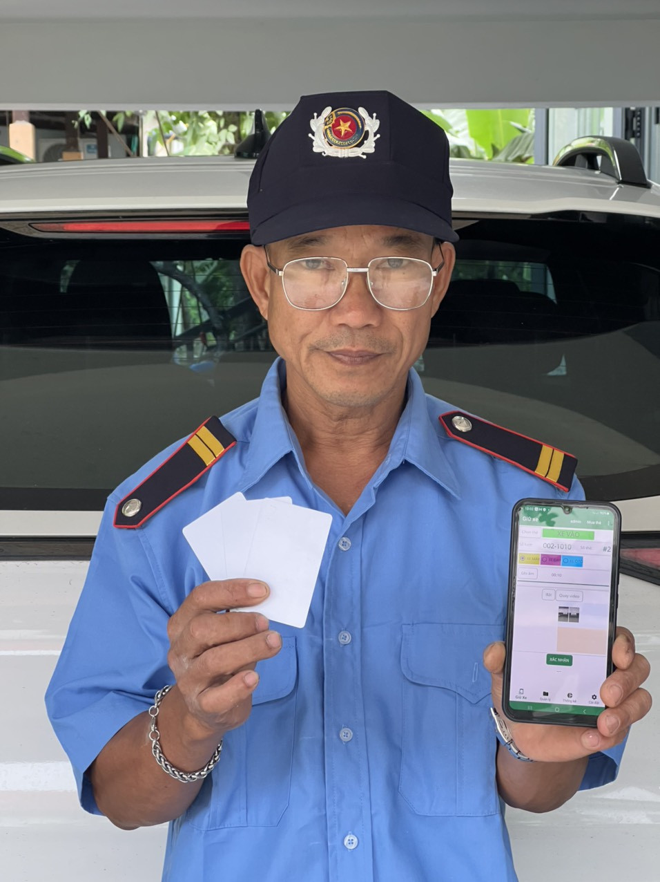 Giao diện phần mềm giữ xe IO trên điện thoại
