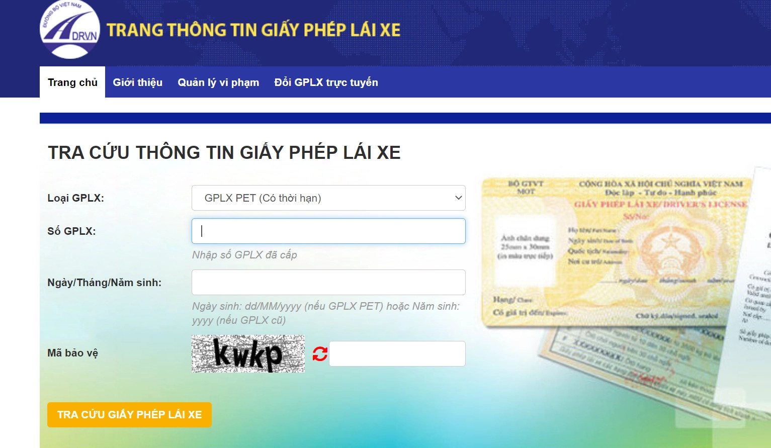 Giao diện trang web chính thức để tra cứu số giấy phép lái xe A1 cũ và mới.