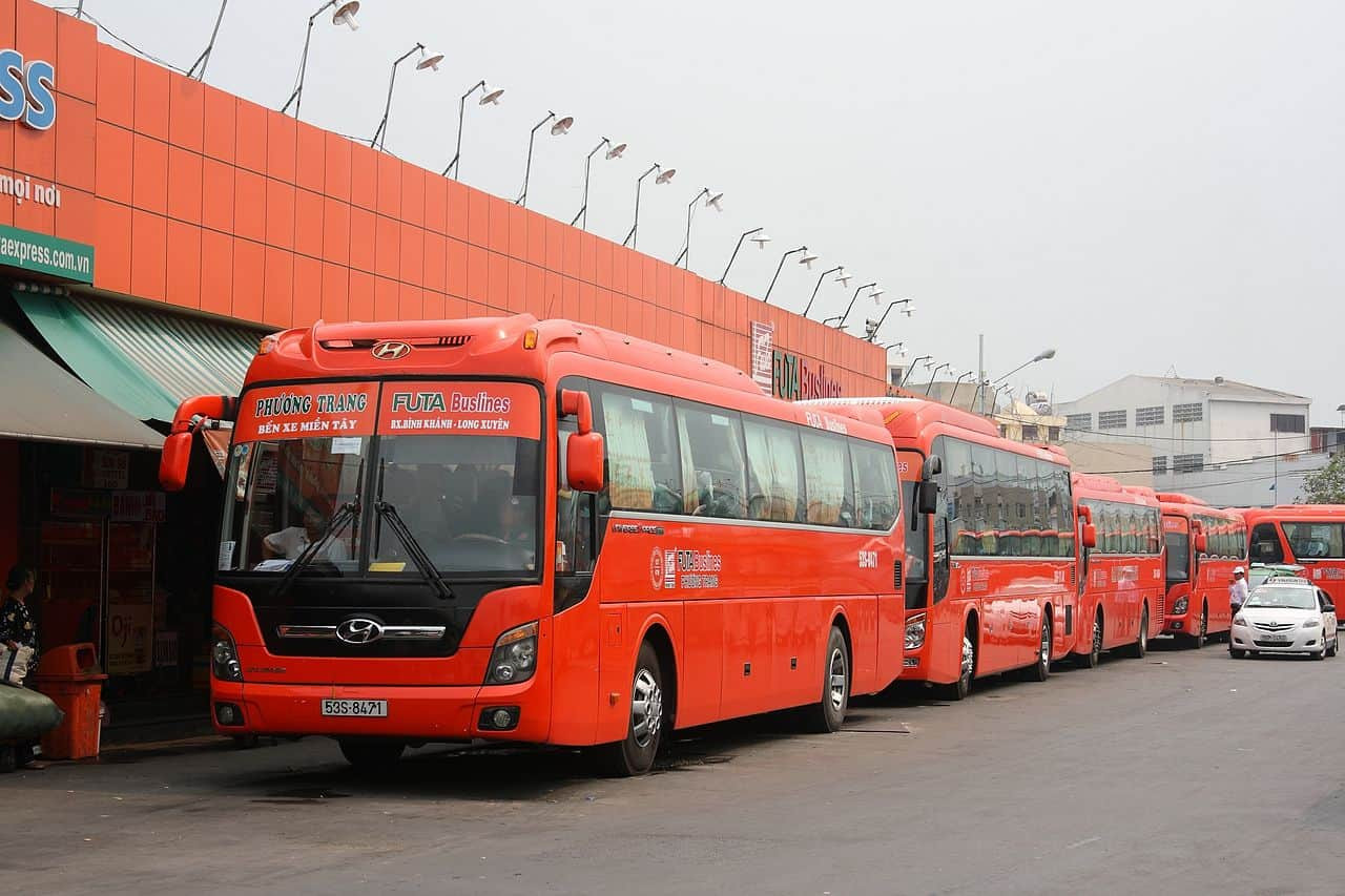 Hệ thống văn phòng và bến xe Phương Trang phủ sóng toàn quốc, đảm bảo hành trình thuận tiện. Tra cứu số điện thoại xe Phương Trang Cà Mau và các chi nhánh dễ dàng.