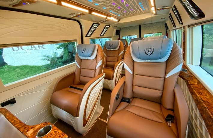 Không gian rộng rãi và thiết kế tinh tế của cabin xe khách Hoa Mai