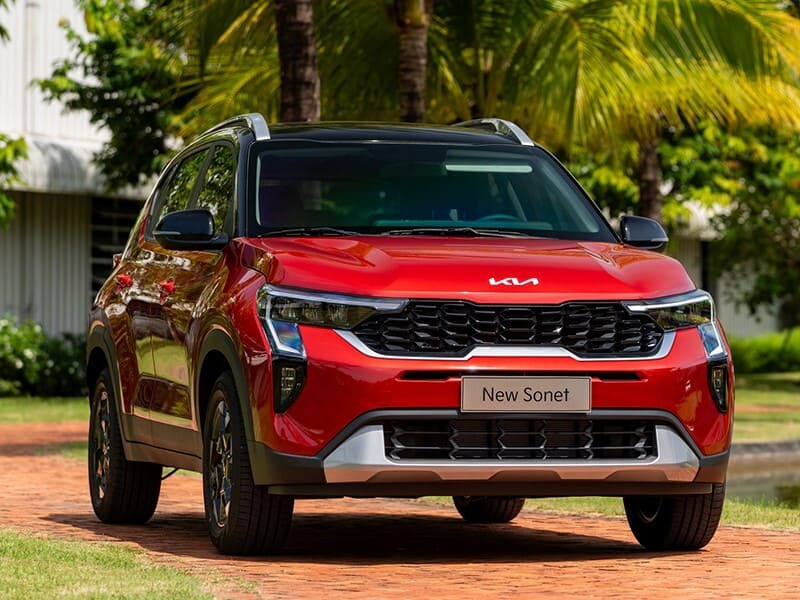 KIA Sonet, một lựa chọn hấp dẫn trong phân khúc xe 5 chỗ gầm cao giá 500 triệu, nổi bật với kiểu dáng đô thị năng động.