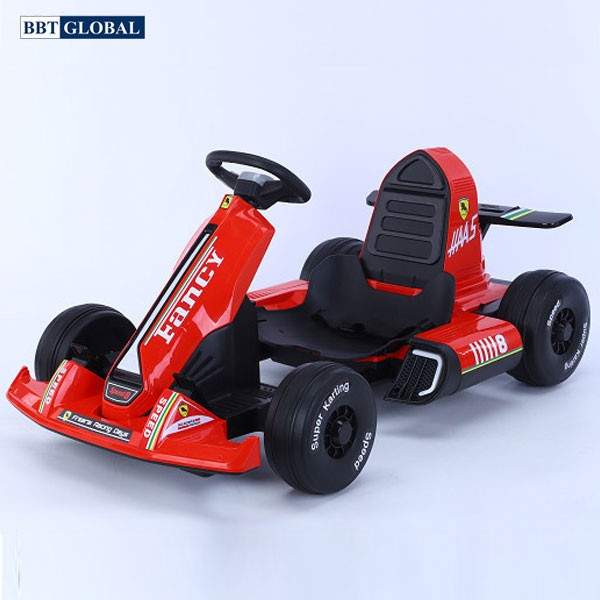 Mẫu xe ô tô điện cho bé dáng xe đua F1 phong cách