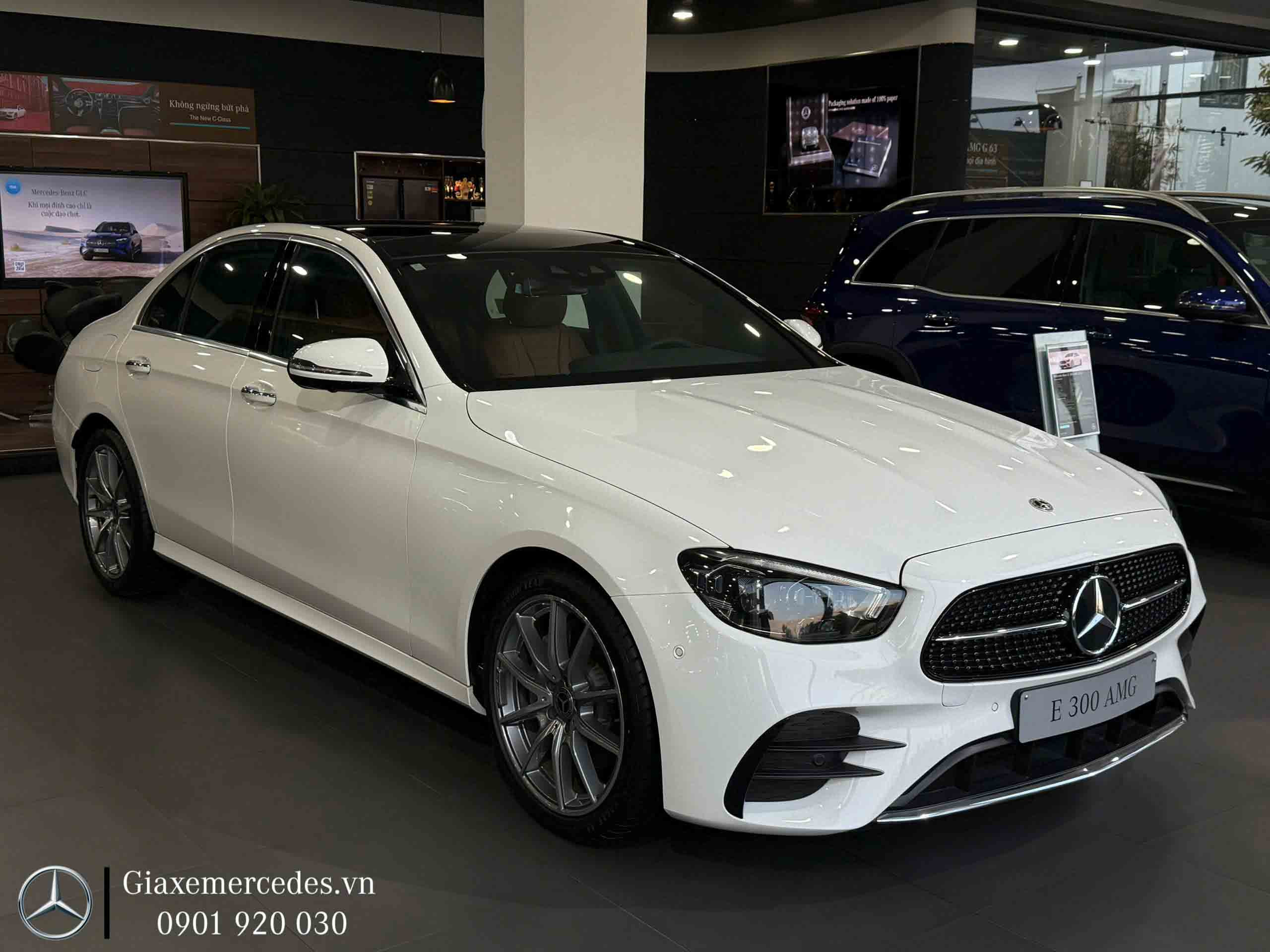 Mercedes E300 AMG màu đen sang trọng