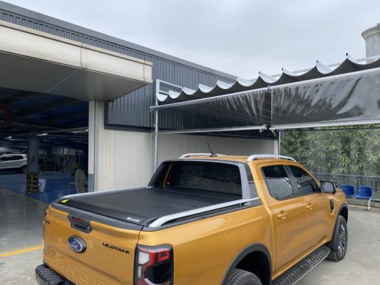 nắp thùng cuộn điện ford ranger 2024