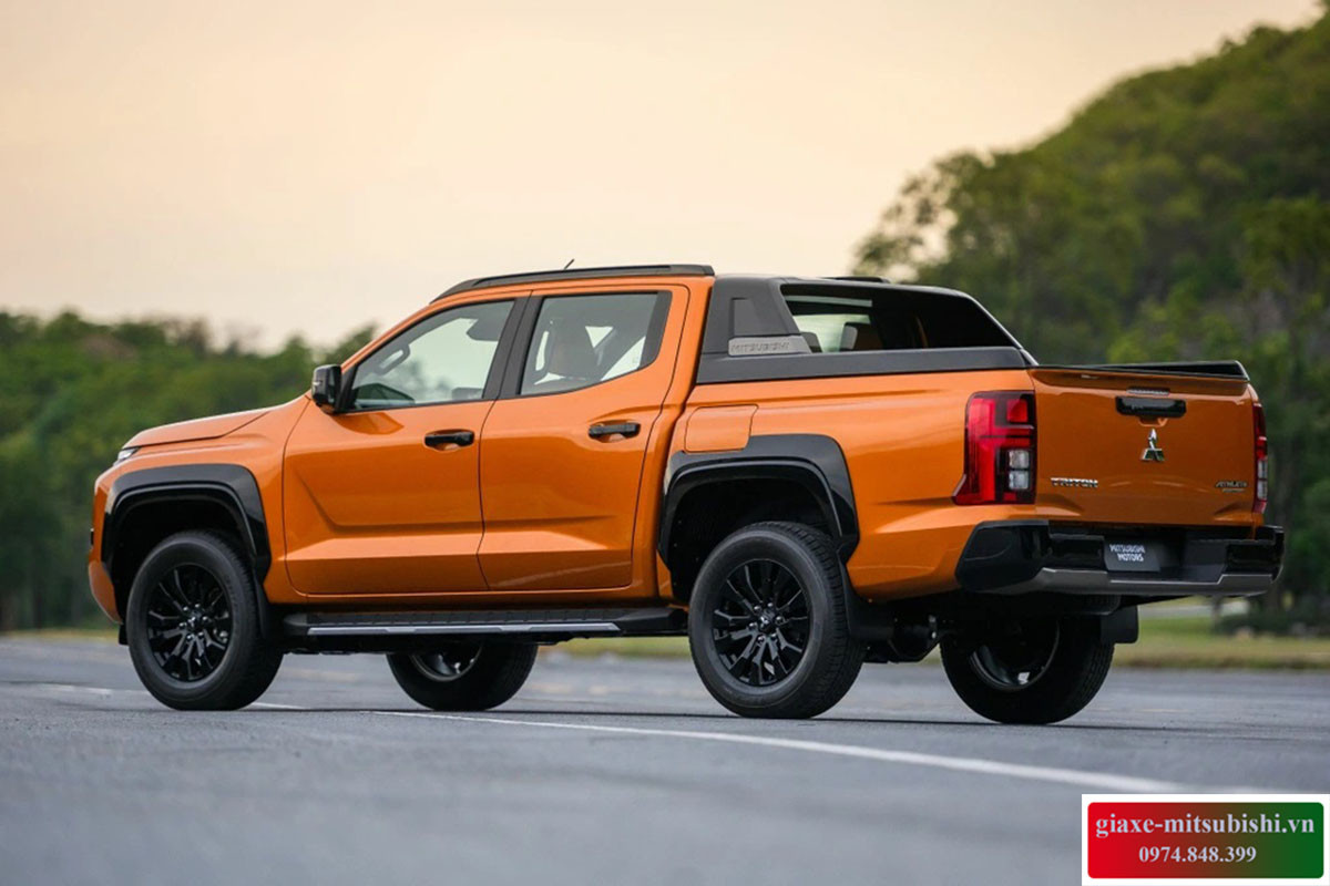 Ngoại thất năng động của xe bán tải Mitsubishi Triton 2024 màu cam