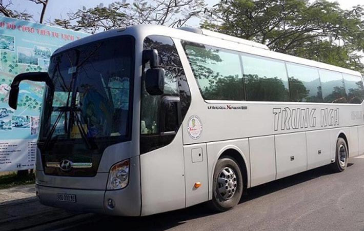 Ngoại thất xe giường nằm Trung Nga cao cấp chạy tuyến Sài Gòn Phan Thiết