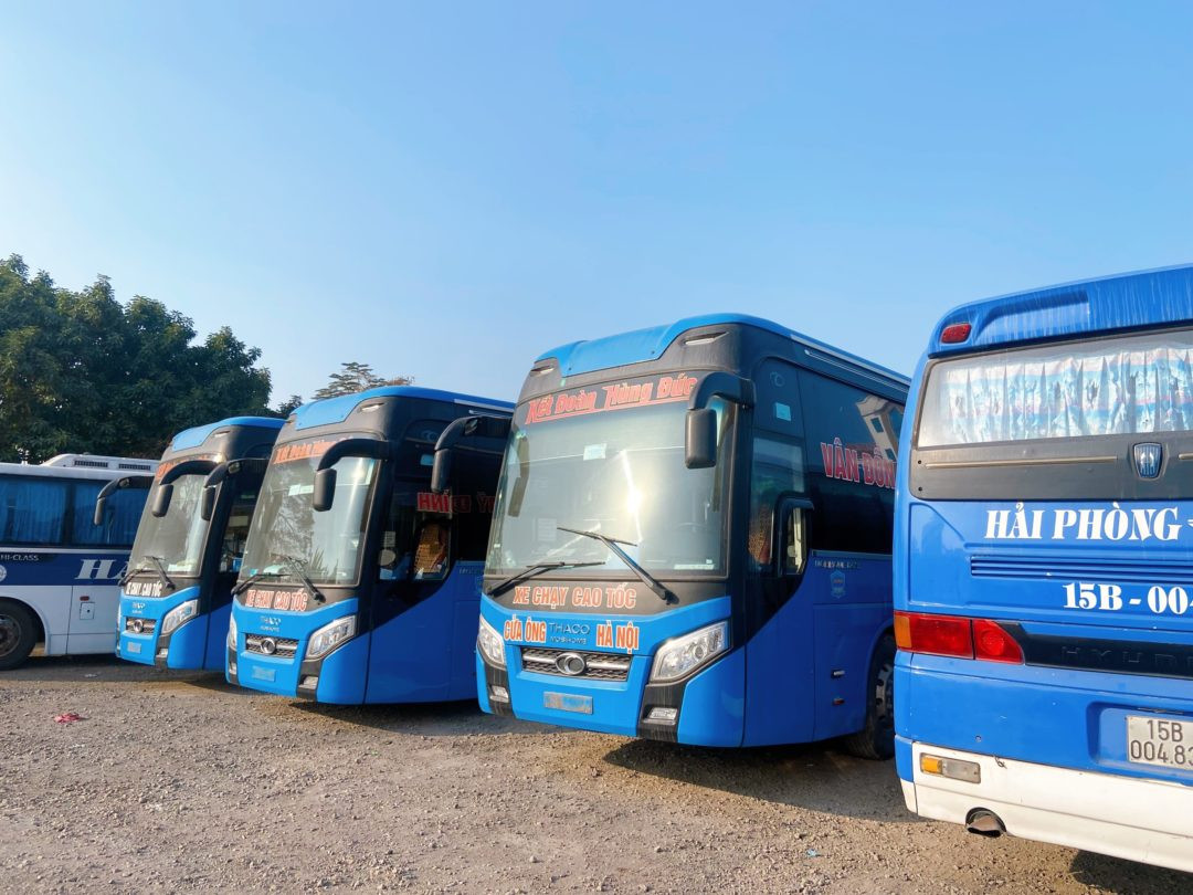 Ngoại thất xe khách Kết Đoàn hoạt động tuyến Hà Nội Hải Phòng