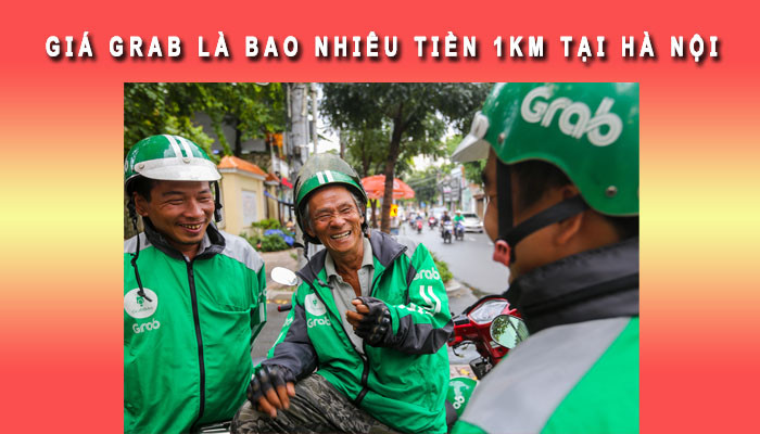 Người dân di chuyển bằng xe ôm công nghệ trên đường phố Hà Nội