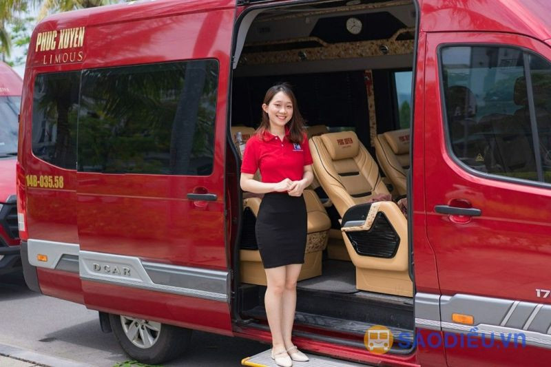 Nội thất rộng rãi của xe Limousine Phúc Xuyên tuyến Hà Nội Quảng Ninh