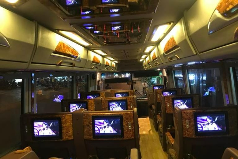 Nội thất sang trọng của xe Xuân Dũng Limousine với đầy đủ tiện nghi