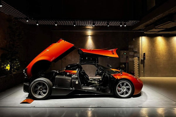 Pagani Huayra 'Thần gió', siêu xe triệu đô hiếm có tại thị trường Việt Nam.