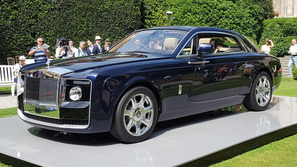 Rolls-Royce Sweptail màu đen, với thiết kế mui xe vuốt dài như du thuyền