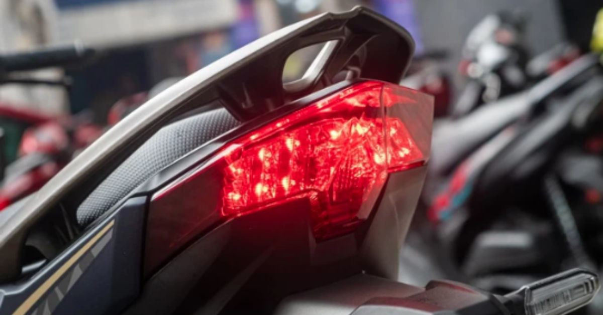 Thiết kế đuôi xe Honda Vario 125 với cụm đèn hậu LED hình chữ X