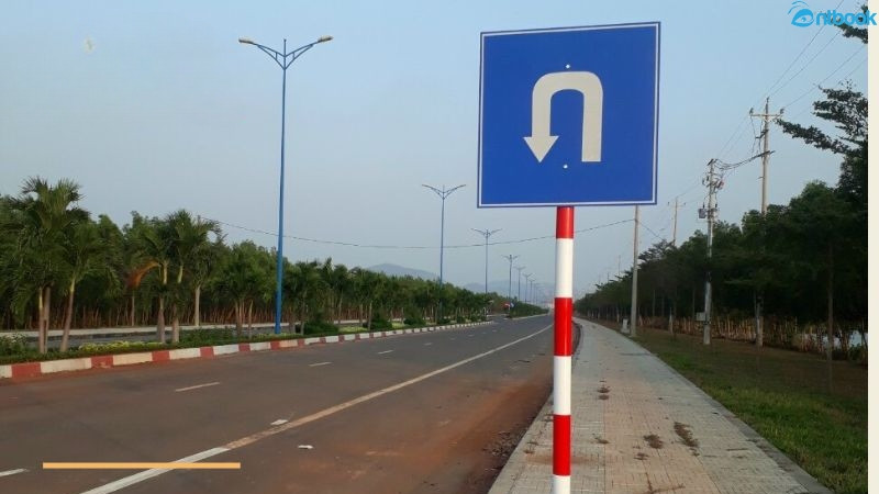 Tình huống lái xe thực tế: quay đầu xe tại ngã ba cần chú ý an toàn