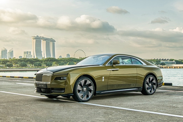 Tổng thể ngoại thất Rolls-Royce Spectre xe điện hạng sang