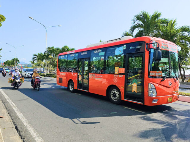 Xe buýt Phương Trang sẵn sàng phục vụ khách đi Cam Ranh