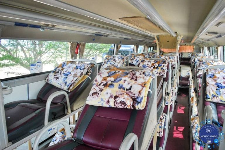 Xe khách Hoàng Nhân, được trang bị giường nằm hiện đại, hứa hẹn mang lại chuyến đi Sài Gòn Phan Rang không mệt mỏi