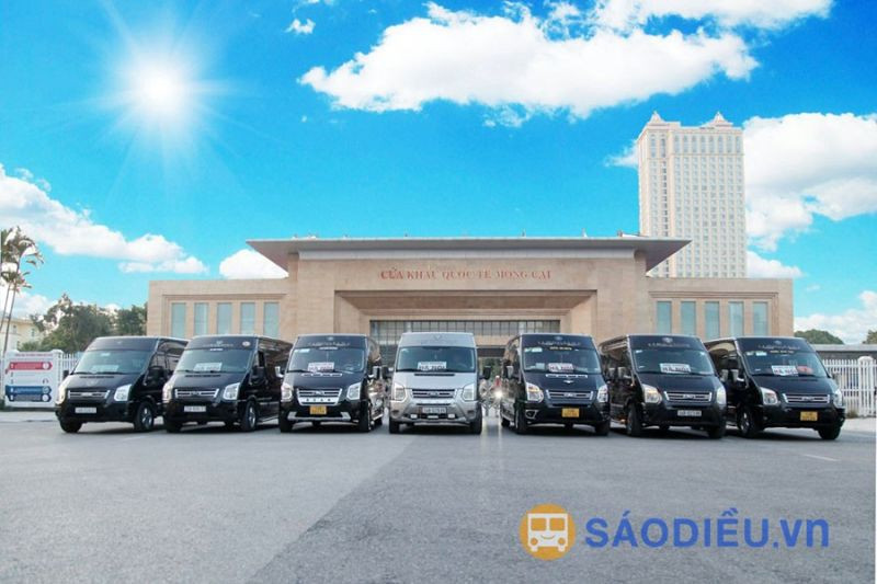 Xe Limousine Đức Trọng chuẩn bị khởi hành tuyến Hà Nội Móng Cái Quảng Ninh