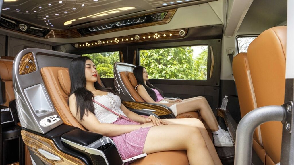 Trải Nghiệm Tuyệt Vời Cùng Xe Limousine Đi Mũi Né Hiện Đại Trải Nghiệm Tuyệt Vời Cùng Xe Limousine Đi Mũi Né Hiện Đại