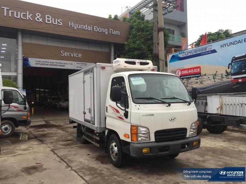 Xe tải Hyundai N250 2.5 tấn thùng đông lạnh chuyên chở hàng hóa tươi sống