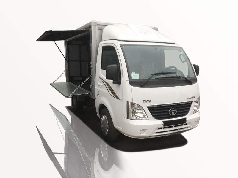 Xe tải TaTa Super ACE 990kg thùng kín cánh dơi, linh hoạt cho việc chở hàng trong đô thị