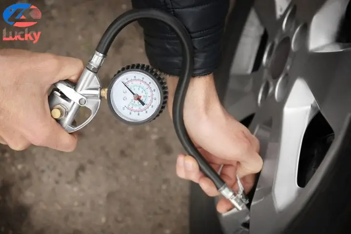 Đánh Giá Chi Tiết Các Loại Bơm Lốp Xe Ô Tô 7 Chỗ: Nên Chọn Loại Nào Cho Hành Trình An Toàn? Đánh Giá Chi Tiết Các Loại Bơm Lốp Xe Ô Tô 7 Chỗ: Nên Chọn Loại Nào Cho Hành Trình An Toàn?