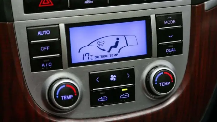 Các Cách Sưởi Ấm Trên Xe Ô Tô An Toàn Và Hiệu Quả Cho Mùa Đông
