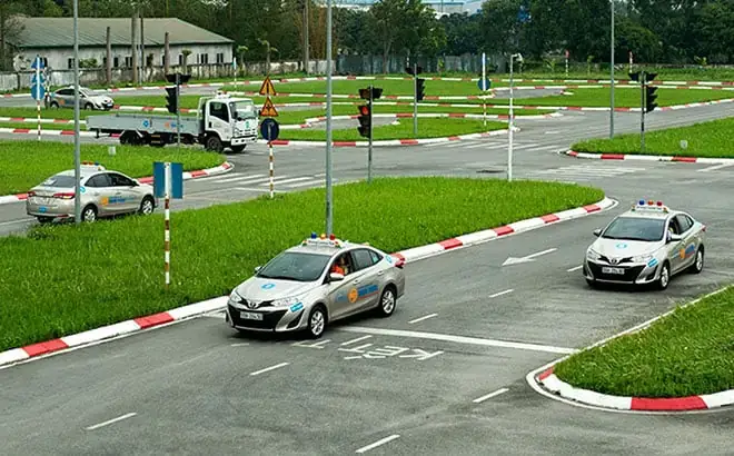 Đánh Giá Chi Tiết Chi Phí Học Lái Xe Ô Tô Voz
