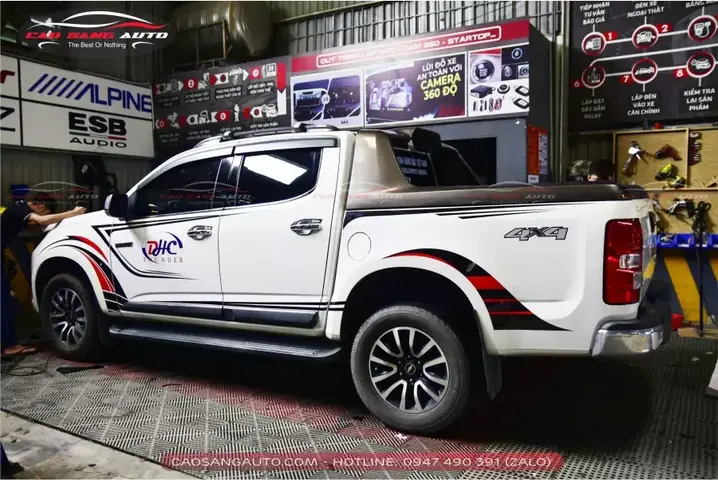 Top 10 Mẫu Decal Xe Ô Tô 16 Chỗ Phổ Biến & Cách Lựa Chọn Phù Hợp