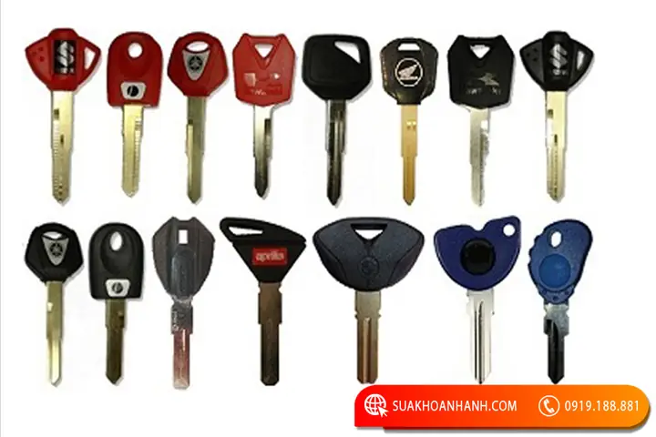 Đánh Chìa Khóa Xe Máy Giả Bằng Chìa Ô Tô: Thực Hư Và Những Rủi Ro Tiềm Ẩn