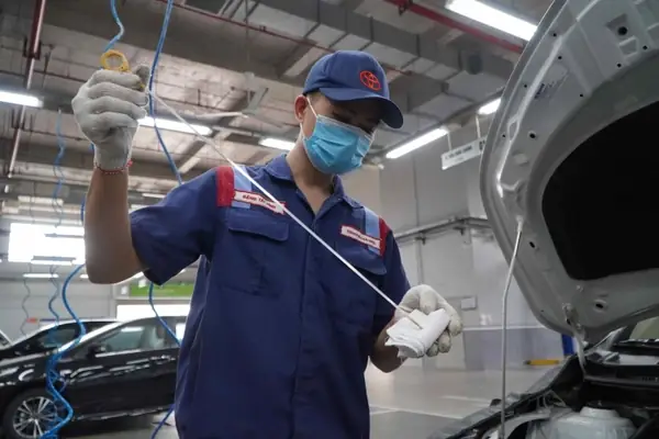 Đánh Giá Chi Tiết: Top 5 Loại Dầu Máy 10000km Xe Ô Tô Tốt Nhất Hiện Nay Đánh Giá Chi Tiết: Top 5 Loại Dầu Máy 10000km Xe Ô Tô Tốt Nhất Hiện Nay