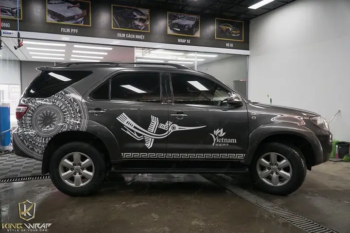 Top 10 Decal Dán Trang Trí Đáy Sườn Xe Fortuner Tốt Nhất, Chống Trầy Hiệu Quả Top 10 Decal Dán Trang Trí Đáy Sườn Xe Fortuner Tốt Nhất, Chống Trầy Hiệu Quả
