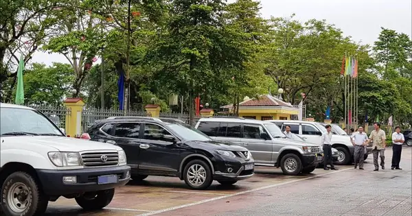Đánh Giá Chi Tiết Chi Phí Và Kinh Nghiệm Khoan Xe Ô Tô: Bảng Giá Và Các Yếu Tố Cần Biết