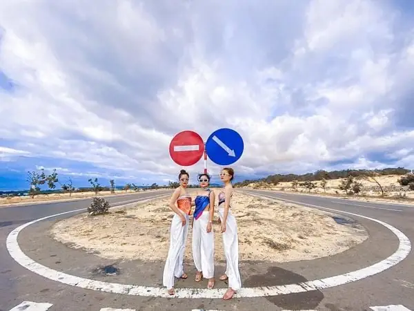 Kinh Nghiệm Du Lịch Phan Thiết Bằng Xe Ô Tô: Hướng Dẫn Chi Tiết Từ A-z Kinh Nghiệm Du Lịch Phan Thiết Bằng Xe Ô Tô: Hướng Dẫn Chi Tiết Từ A-z