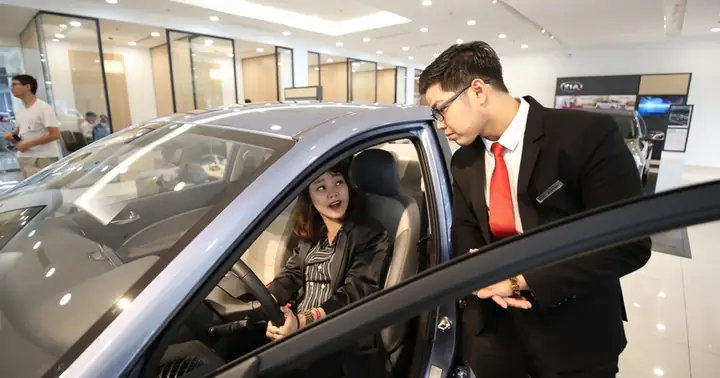Giá Xe Ô Tô Về Việt Nam Tăng Bao Nhiêu Và Các Yếu Tố Quyết Định?