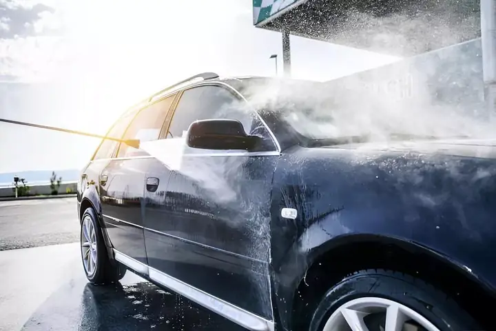 Hậu Quả Rửa Xe Ô Tô Không Đúng Cách Và Cách Khắc Phục