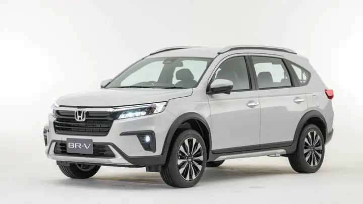 Khám Phá Chi Tiết Khoang Nội Thất Xe Ô Tô Khách: Các Dòng Xe Phổ Biến
