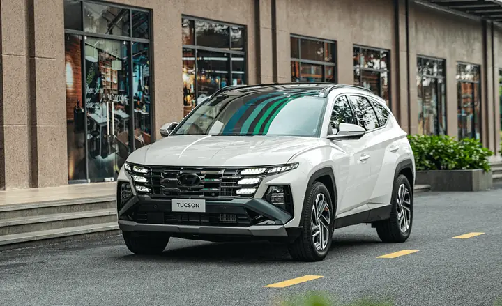 Khám Phá Dòng Xe Du Lich 45 Chỗ Nổi Bật: Hyundai Universe