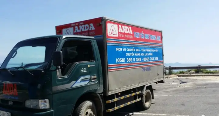 Khám Phá Sức Mạnh Của Hình Ảnh Xe Tải 30 Tấn Trong Lĩnh Vực Vận Chuyển