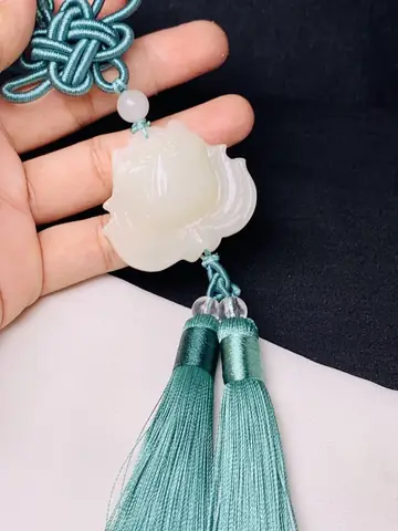 Top 10 Hoa Sen Đá Trang Trí Xe Ô Tô Tốt Nhất, Bền Đẹp Và An Toàn