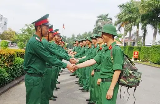 Học Bằng Lái Xe Ô Tô Của Quân Đội Có Khác Gì So Với Bằng Lái Xe Dân Sự?