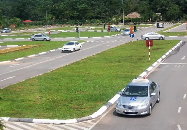 Học Lái Xe Ô Tô C500 Bộ Công An: Quy Trình, Chi Phí Và Kinh Nghiệm Cần Biết Học Lái Xe Ô Tô C500 Bộ Công An: Quy Trình, Chi Phí Và Kinh Nghiệm Cần Biết