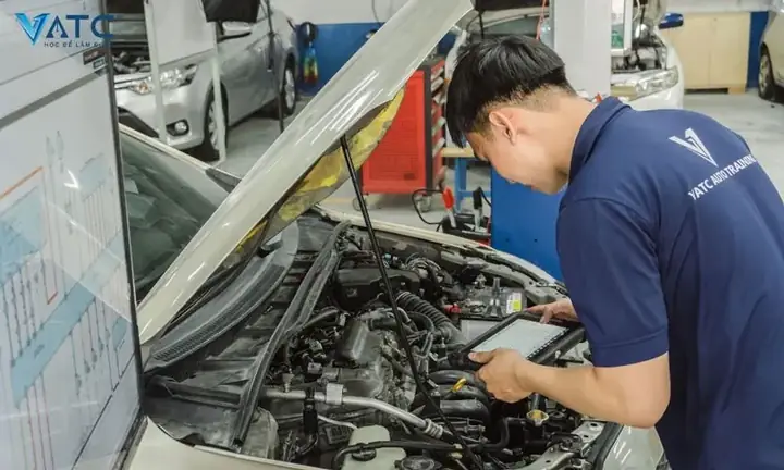 Học Sửa Xe Ô Tô Ở Đâu? Lộ Trình Chi Tiết Và Các Lựa Chọn Đào Tạo Uy Tín Học Sửa Xe Ô Tô Ở Đâu? Lộ Trình Chi Tiết Và Các Lựa Chọn Đào Tạo Uy Tín