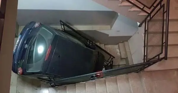 Khi Phụ Nữ Lái Xe Ô Tô Hài: Đằng Sau Những Tràng Cười Là Bài Học Giá Trị