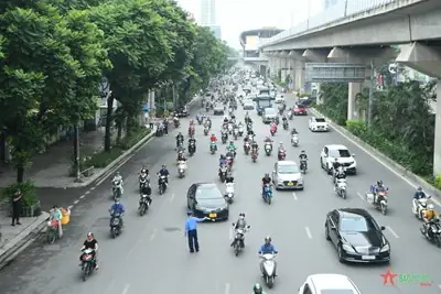 Ô Tô Vào Phân Làn Xe Máy: Quy Định, Cách Xử Lý Và Những Điều Tài Xế Cần Biết