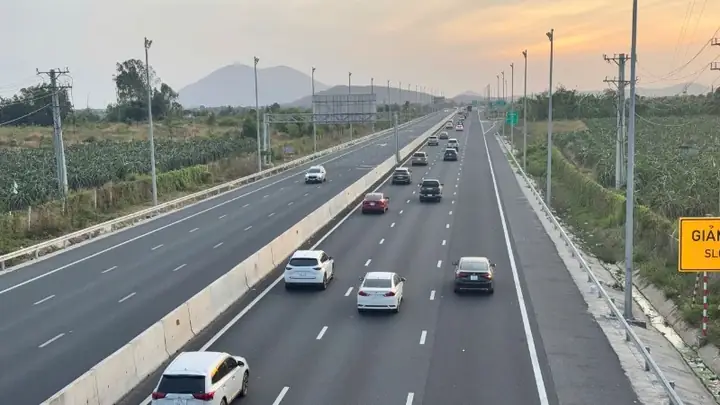 Top 5+ Mẫu Xe Ô Tô Điện Cảnh Sát Loa I Lơ N Tốt Nhất Hiện Nay