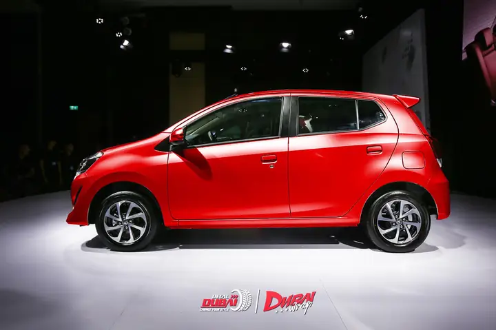 Đánh Giá Chi Tiết Xe Ô Tô Đỏ Đô Toyota: Lựa Chọn Màu Sắc Và Các Dòng Xe Phù Hợp