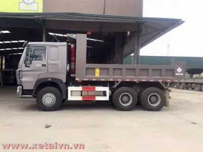 Đánh Giá Chi Tiết Xe Ô Tô Tải Howo 3 Chân: Lựa Chọn Tối Ưu Cho Vận Tải Hạng Nặng?